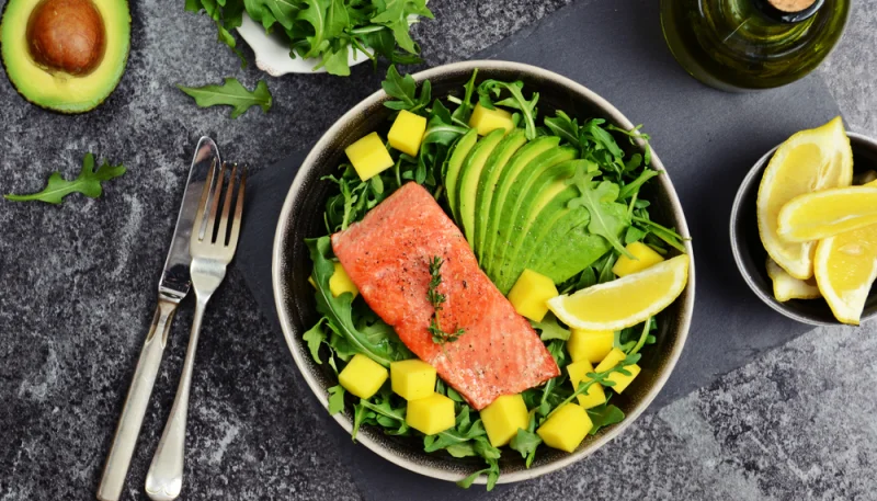 Ensalada de salmón y mango