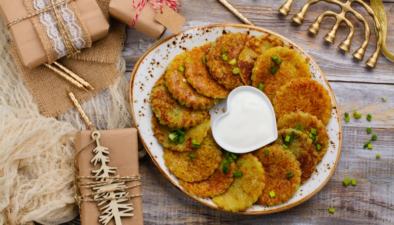 Latkes o tortitas de patata y zanahoria