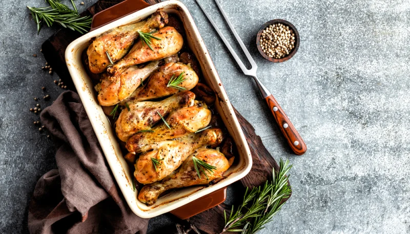 Muslos de pollo al horno con ajo y limón