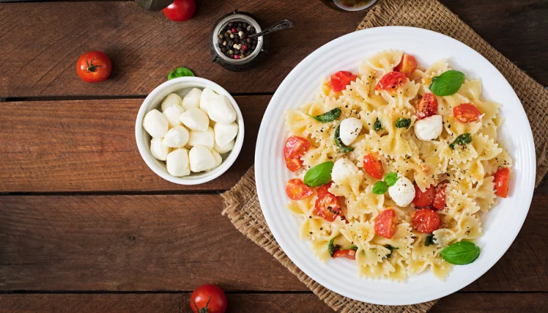 Pasta caprese