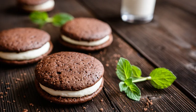 Pastelitos de chocolate con crema de vainilla