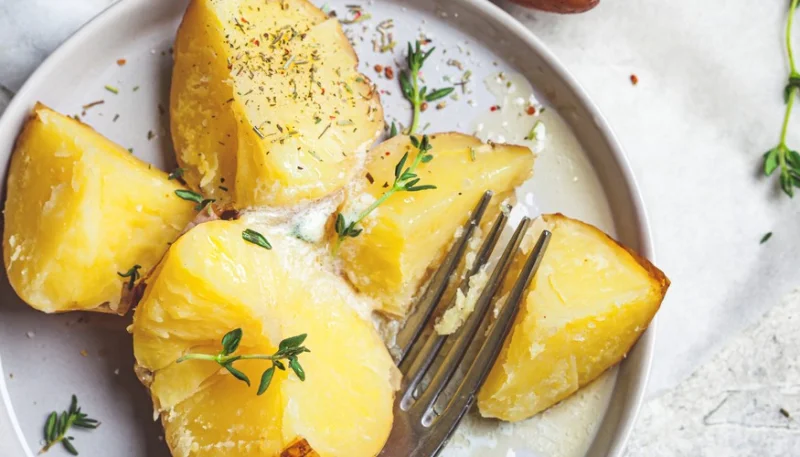 Patatas con mantequilla