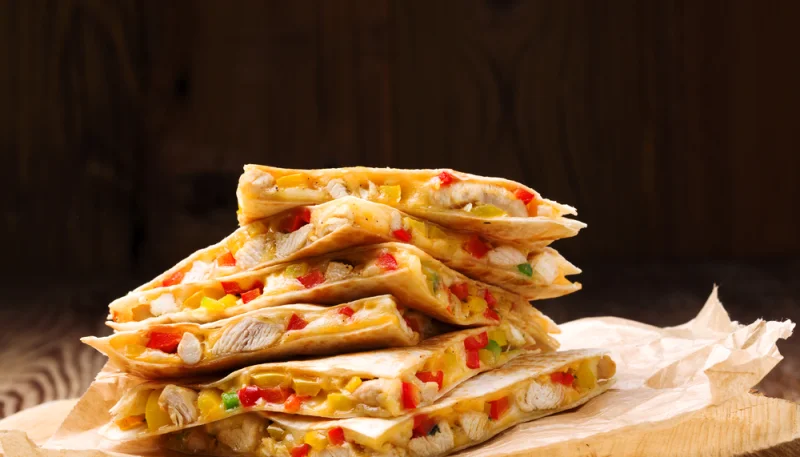 Quesadilla de pollo al microondas