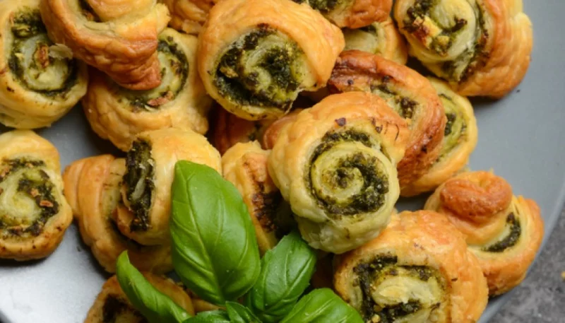 Rollitos de pesto y queso