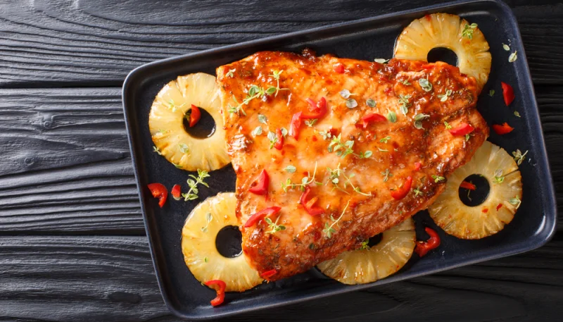 Salmón con salsa sweet chilli y piña