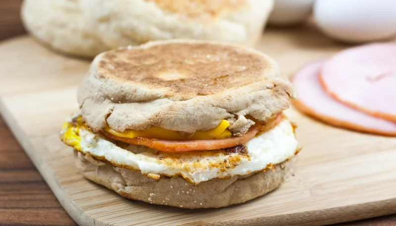 Sándwich de huevo al microondas