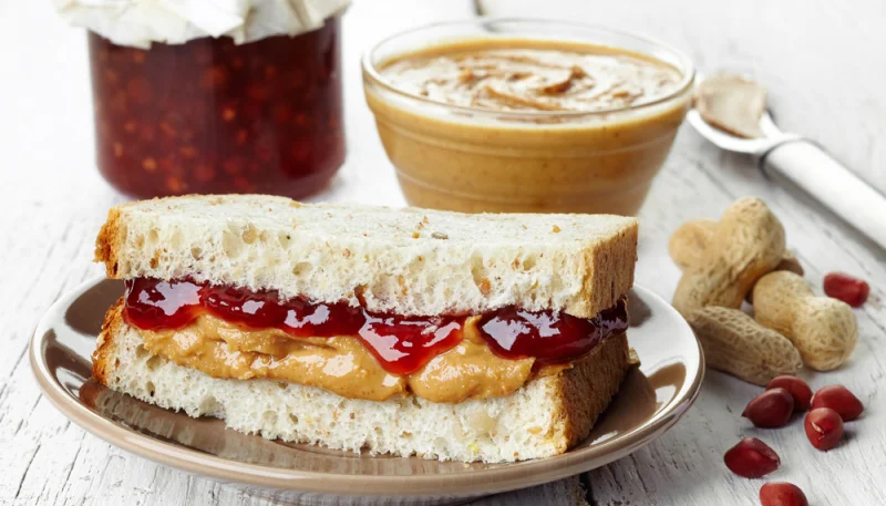 Sándwich de mantequilla de cacahuete y jalea