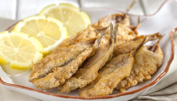 Anchoas fritas crujientes