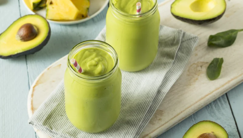 Batido de piña y aguacate