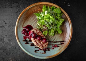 Bistec de ternera con mermelada