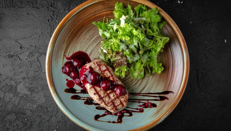 Bistec de ternera con mermelada