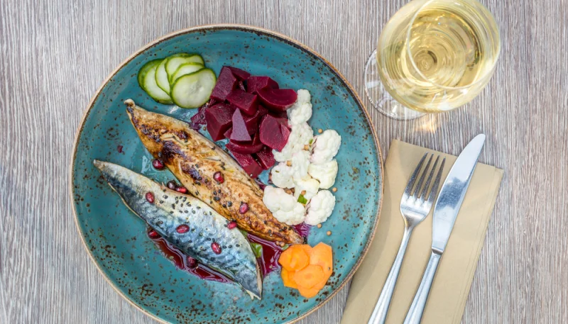 Caballa al vino blanco