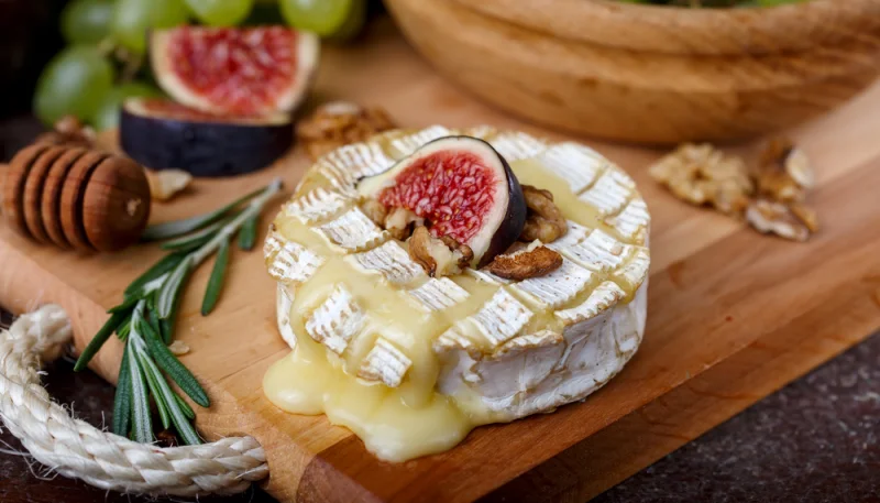 Camembert con higos