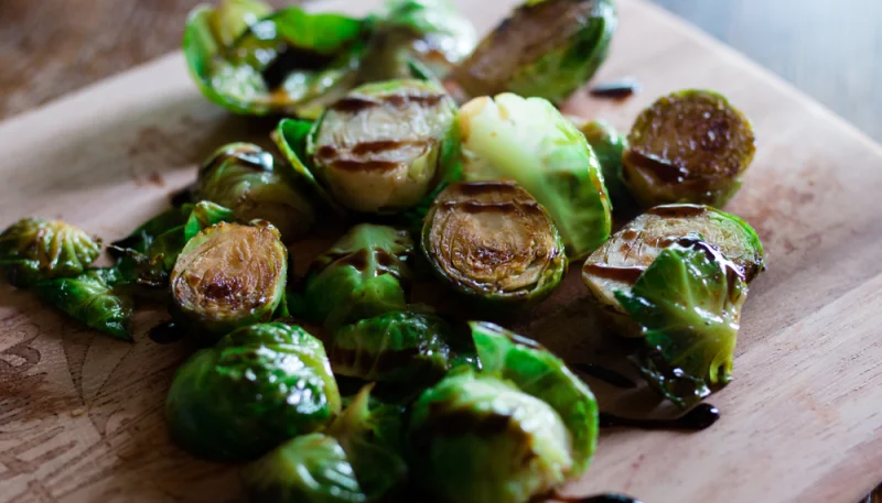 Coles de Bruselas con balsámico