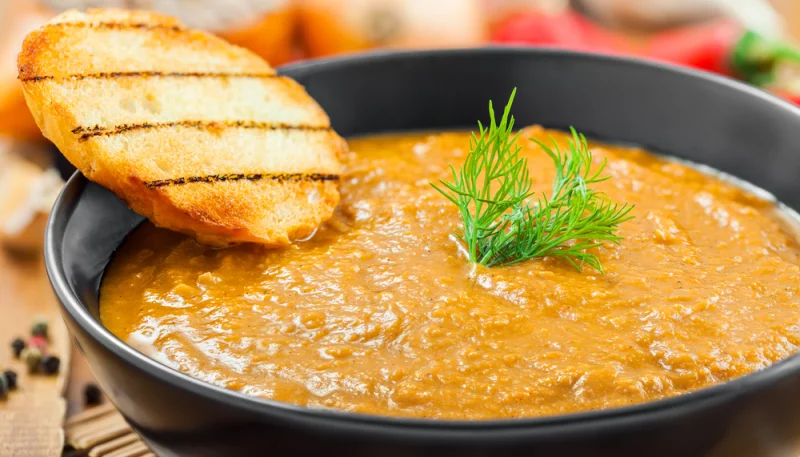 Crema de lentejas con cebolla