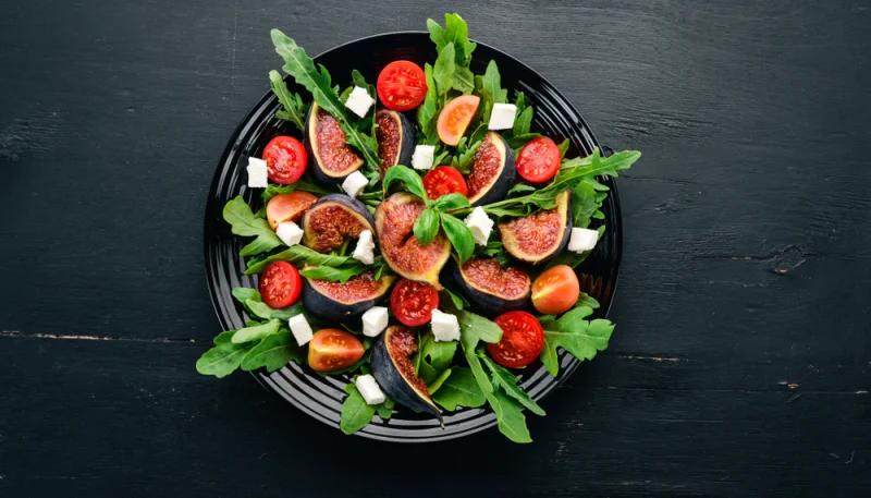 Ensalada de higos, tomates y mozzarella