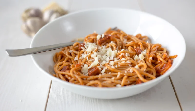 Espaguetis con chorizo