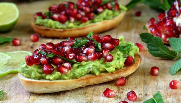 13 recetas con granada: fruta que no puede faltar en tu dieta