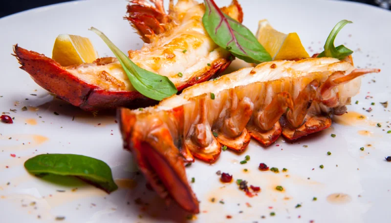 Langosta con trufa y limón
