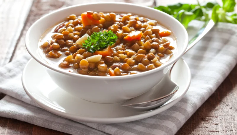 Lentejas con verduras en olla de cocción lenta