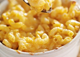 Macarrones con queso en olla de cocción lenta