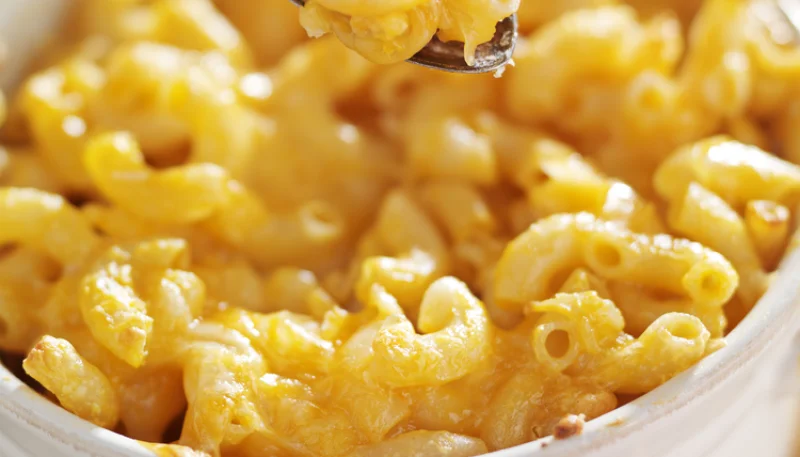 Macarrones con queso en olla de cocción lenta