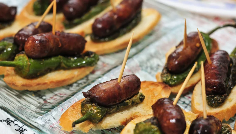 Pan con chorizo y pimiento verde