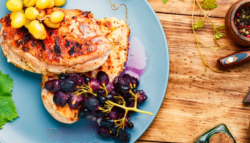 Pechuga de pollo con uvas