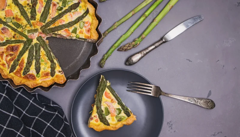 Quiche de espárragos y salmón
