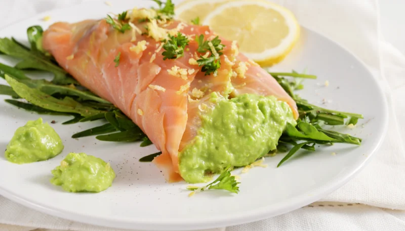 Salmón con puré de guisantes