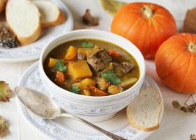 Sopa con calabaza y ternera