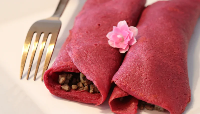 Tortita de remolacha rellena de carne