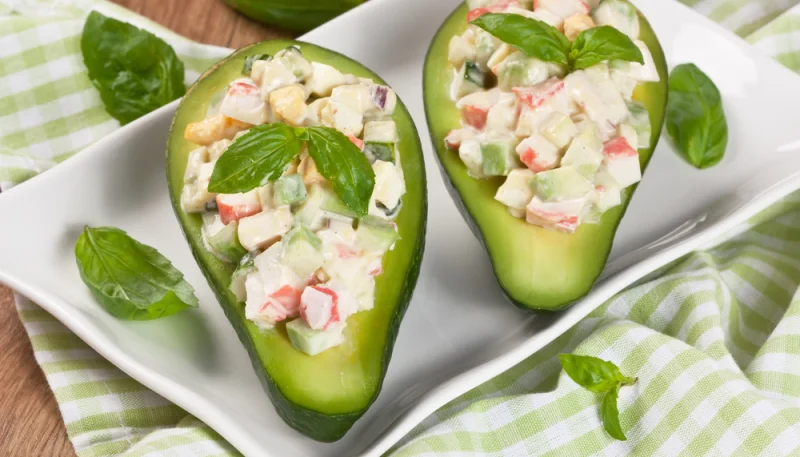 Aguacate relleno con cangrejo