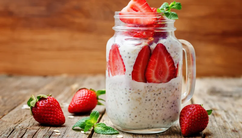 Avena reposada con chía y fresa