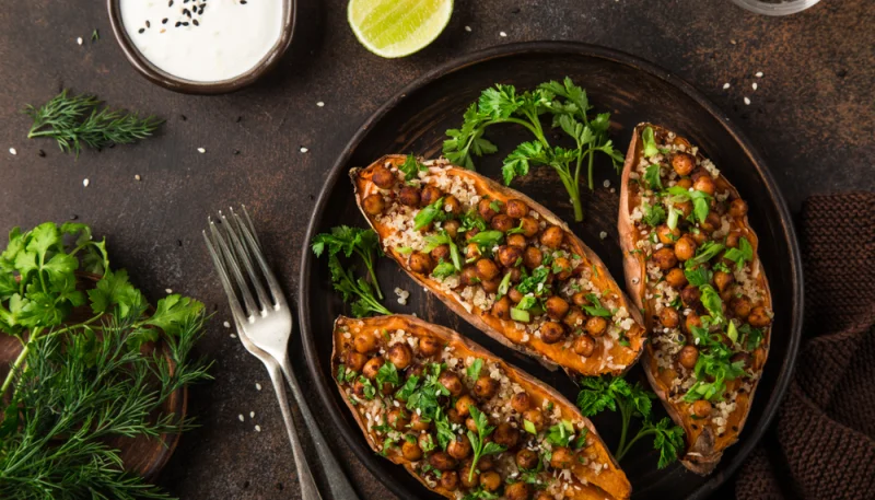 Batatas rellenas con garbanzos