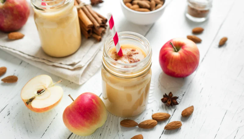 Batido de manzana y almendras
