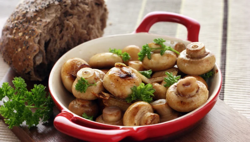 Champiñones con mantequilla