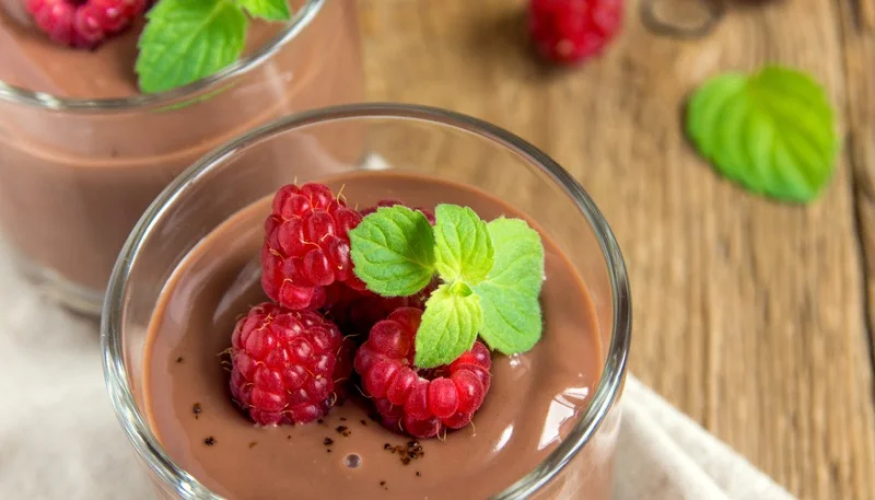 Crema de chocolate y frambuesas