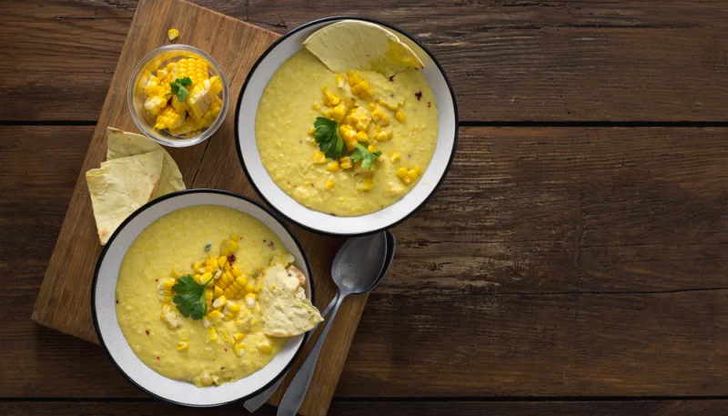 Crema de maíz con almendras