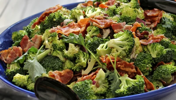 Ensalada de brócoli y bacon