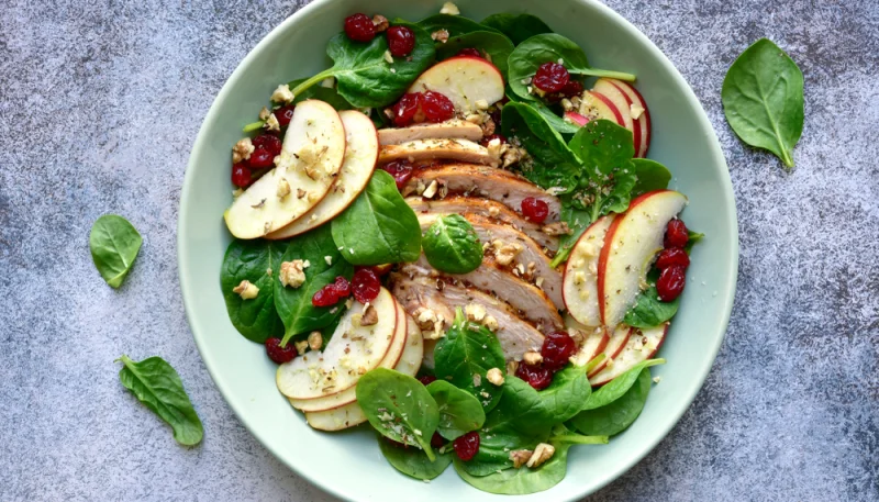 Ensalada de manzana y pollo