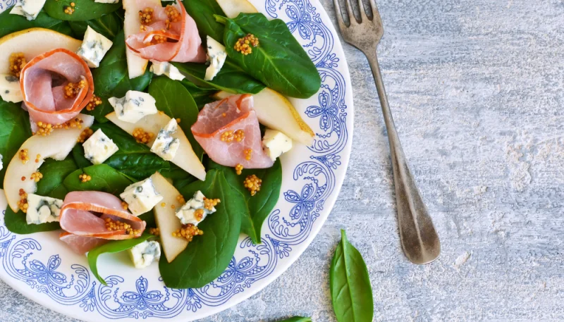 Ensalada de pera y jamón