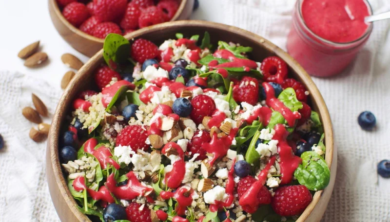 Ensalada de quinoa y frambuesas