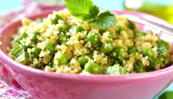 Ensalada de quinoa y guisantes