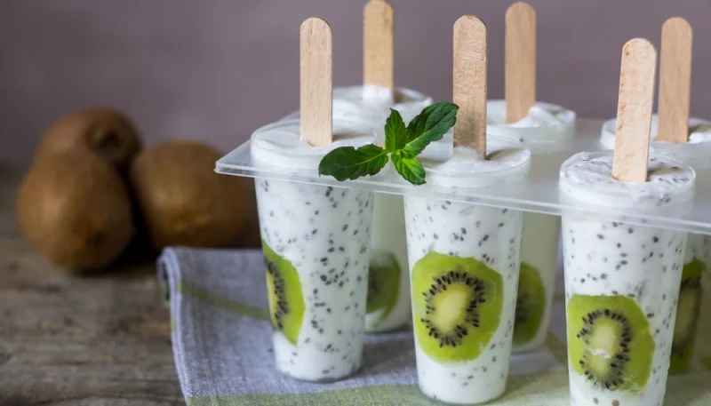 Paletas de kiwi y yogur