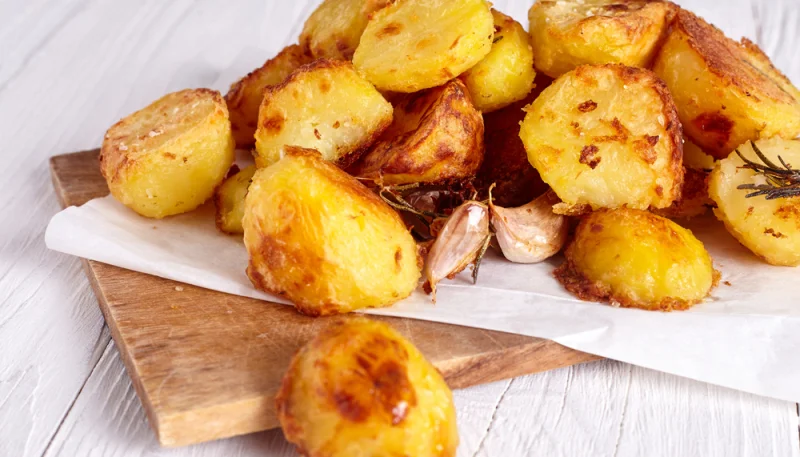 Patatas con especias en olla de cocción lenta