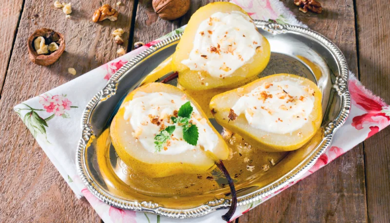 Peras rellenas con yogur