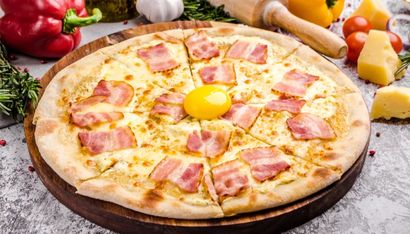 Pizza carbonara