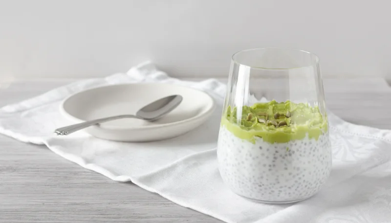 Pudín con chía y aguacate