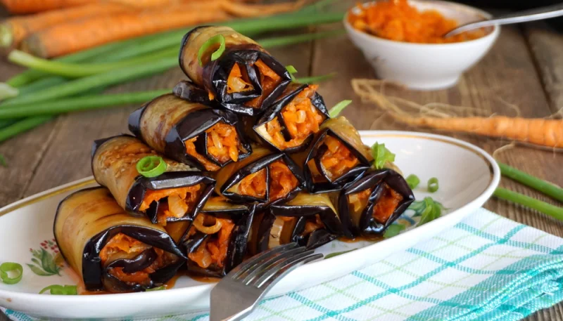 Rollitos de berenjena y zanahoria